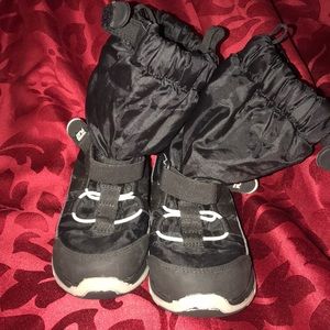 Size 13 Stride rite winter sneaker boots